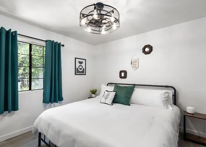 Boho And Cozy ~ Work From ~ Pool + Hot Tub 365! Apartment Scottsdale