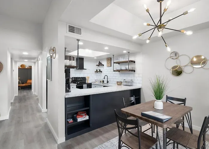 Apartment Boho And Cozy ~ Work From ~ Pool + Hot Tub 365!