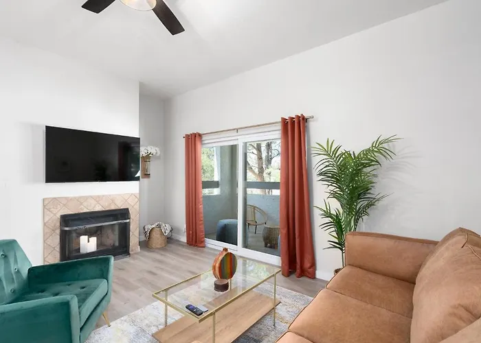 Apartment Boho And Cozy ~ Work From ~ Pool + Hot Tub 365! *
