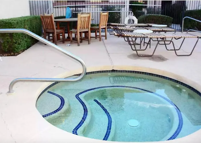 Boho And Cozy ~ Work From ~ Pool + Hot Tub 365! Apartment